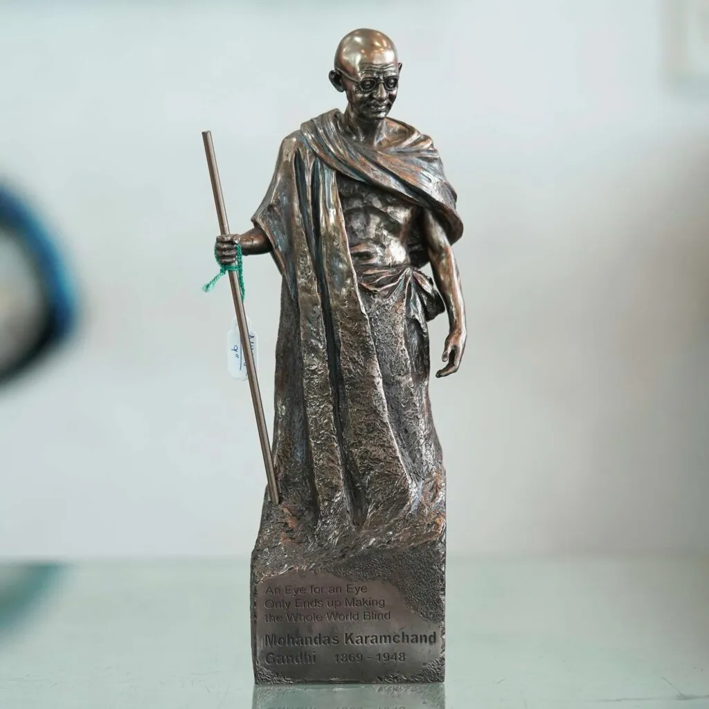 Bronze Mahatma Gandhi Statue, photo 1 of 4
