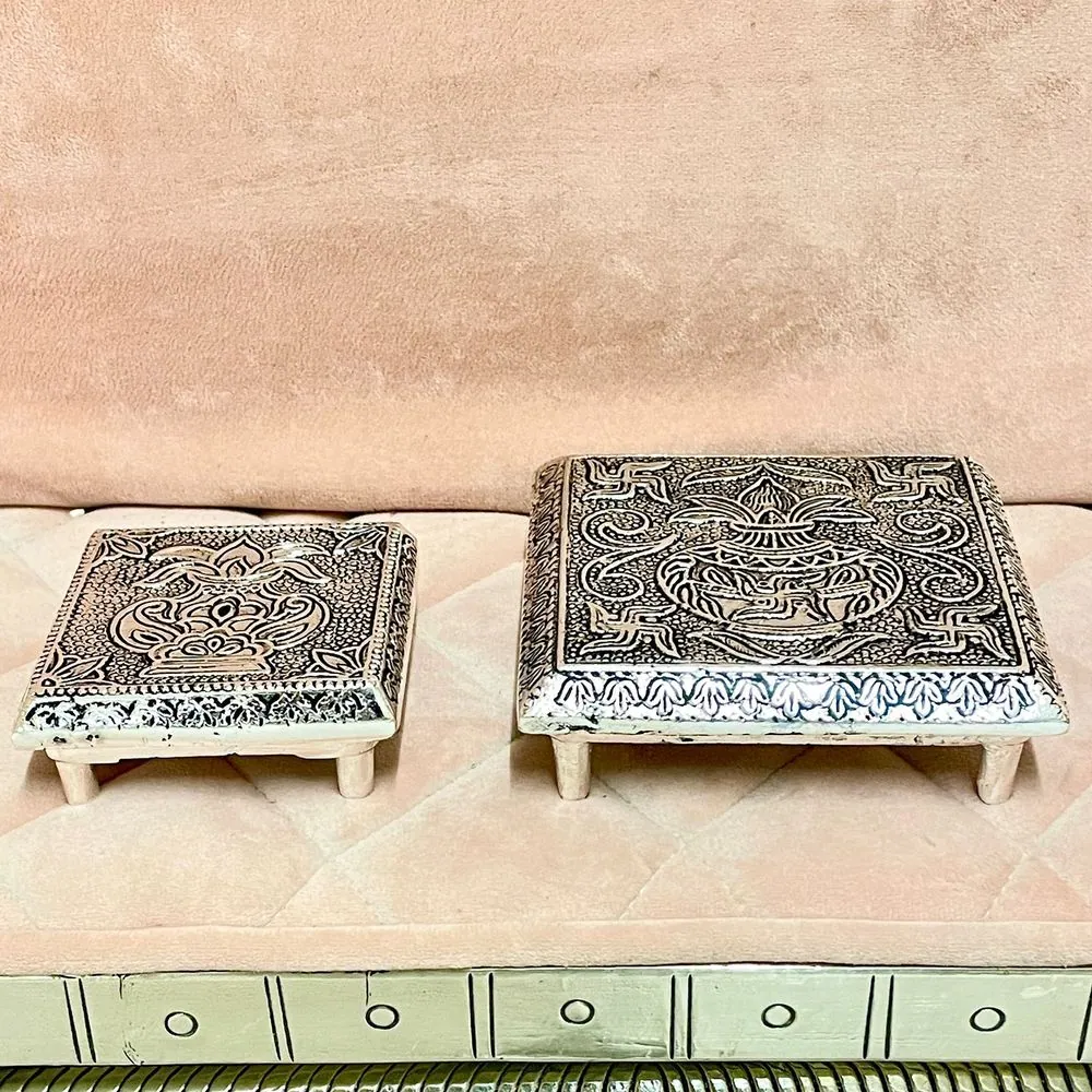 Chowki Small, photo 1 of 2