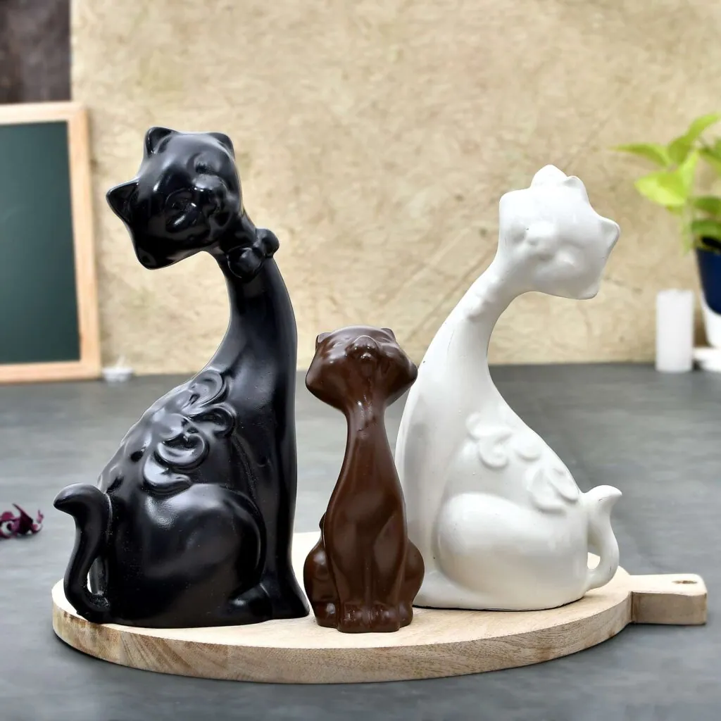 Resin Long-Necked Cat Trio, photo 1 of 4
