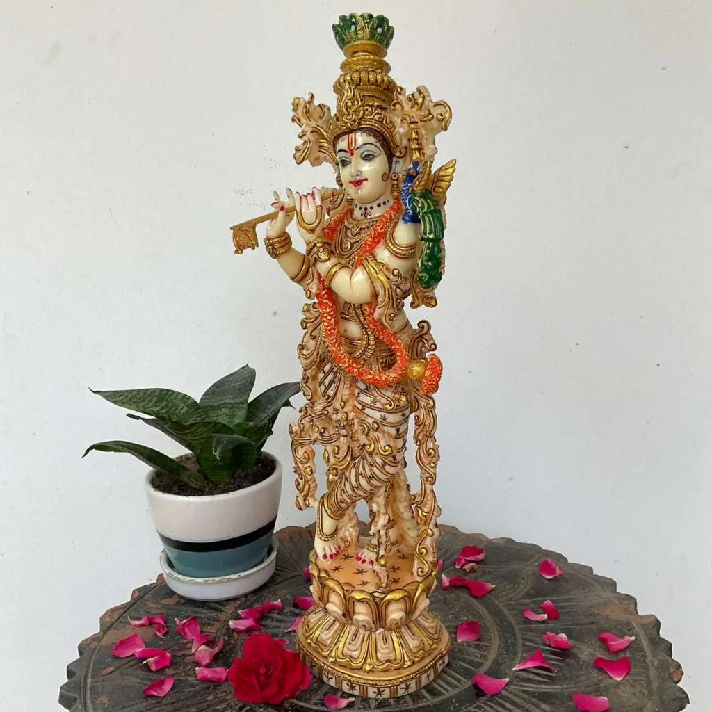 Standing Krishna Marble Idol, photo 1 of 4