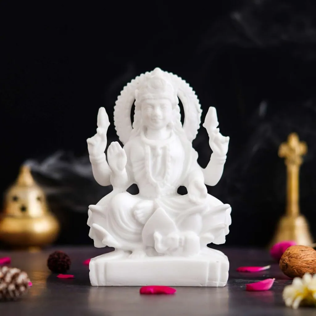 White Marble Saraswati Murti, photo 1 of 3
