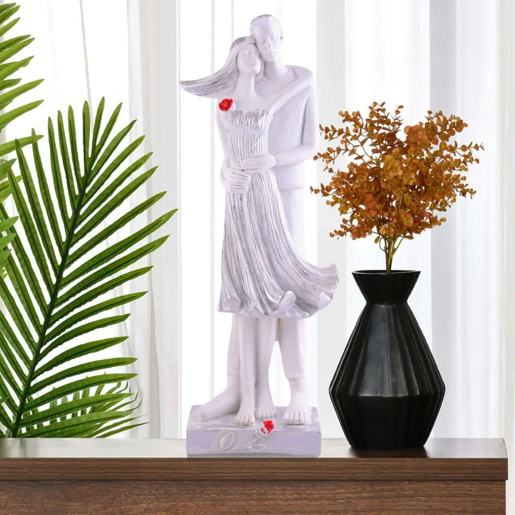 Romantic Couple Resin Statue, photo 1 of 4