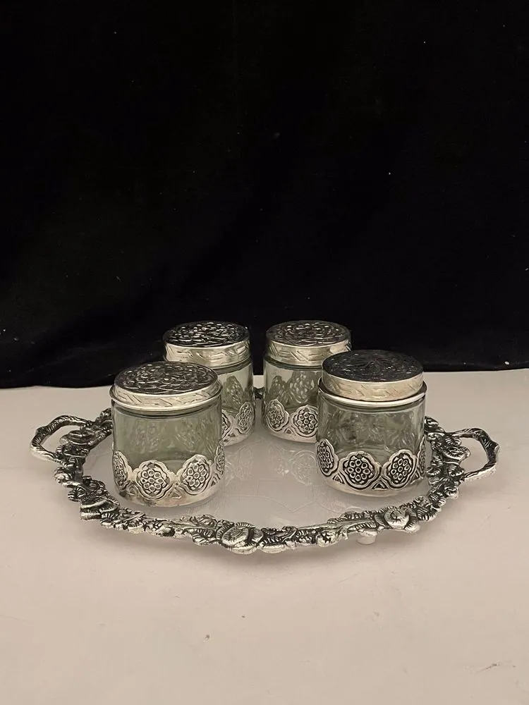 4 Jar Round With Big Tray