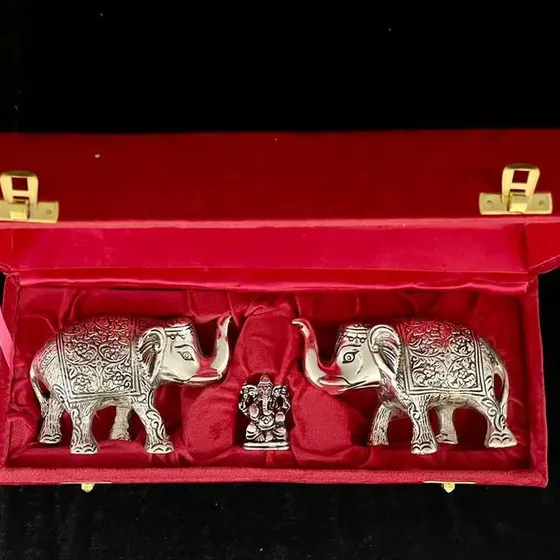 Elephant 2 Pc + Ganesha With Velvet Box