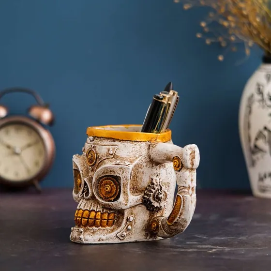 Resin Skull Pen Stand