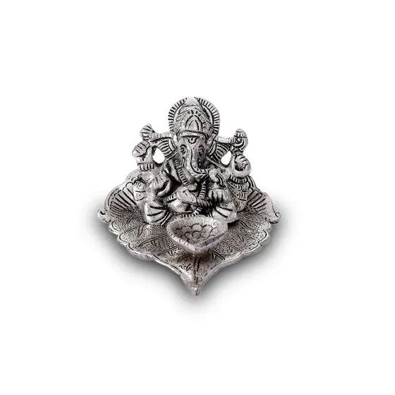 Ganesha Pipal Leaf Deepak