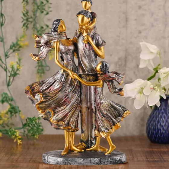 Resin Family Dancing Statue
