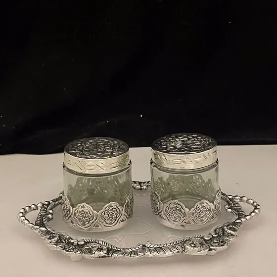 2 Jar Round With Small Tray
